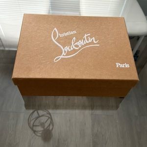Christian Louboutin- So Kate